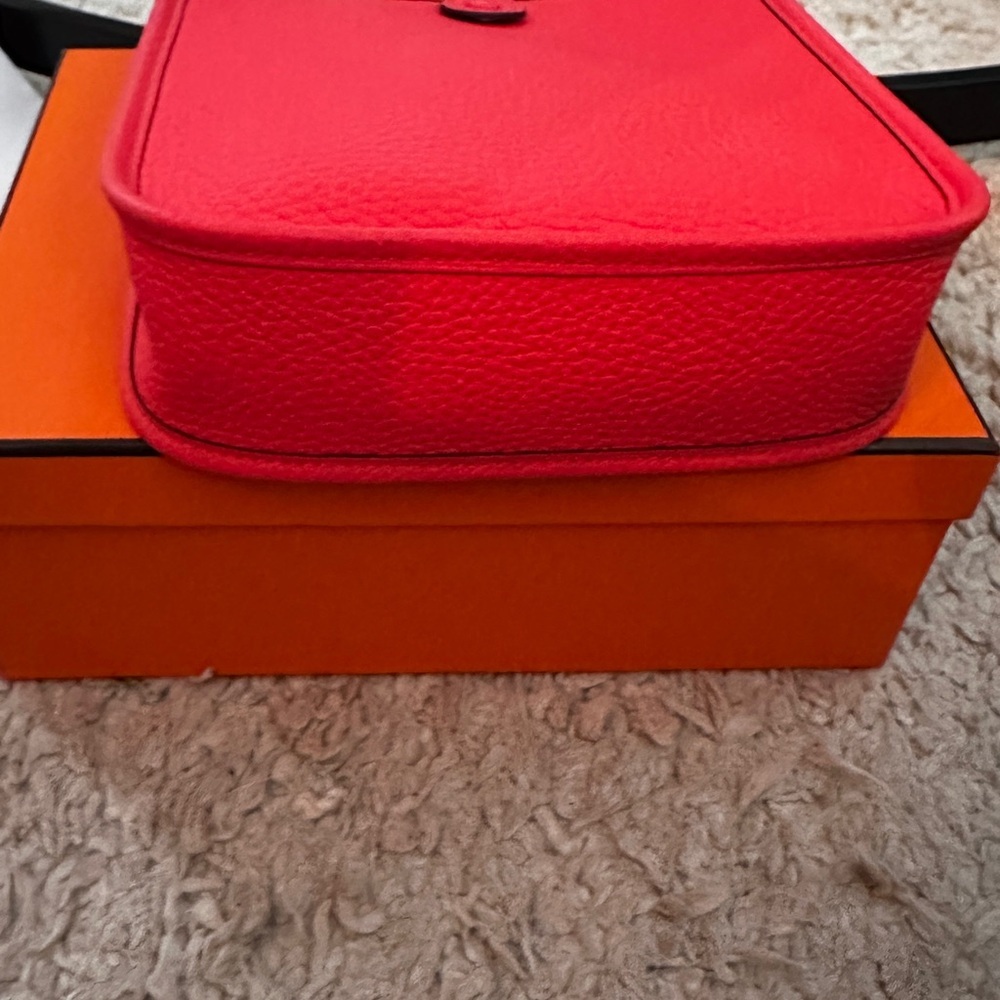 Authentic HERMES Rose Jaipur Clemence Leather Evelyne TPM Bag - Picture 8 of 14